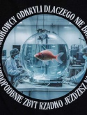 Zbliżenie autorskiej grafiki Rybka Labo ze złotą rybką w laboratoryjnym akwarium